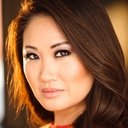 Diane Yang als Flight Attendant