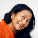 Hyacinth Wijeratne als School Principal's Wife