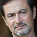 Simone Colombari als Padre