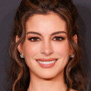 Anne Hathaway als Ella