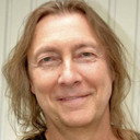 Stefan Arnold als Drums