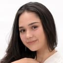 Raquel Katie Larkin als Dinda