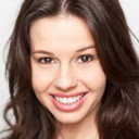 Gergana Zabunova als Julie