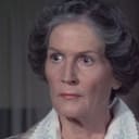 Edith Atwater als Miss Steuben