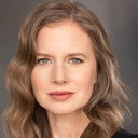 Jessica Ambuehl als Mom