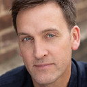 Damien Aylward als Father