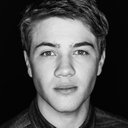 Connor Jessup als Oscar Madly (18)