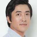 Jang Hyuk-jin als Professor Jeom Baek