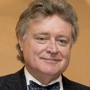 Graham W.J. Beal als James Harmon - Museum Director