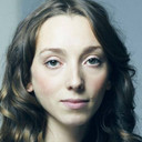 Charissa Shearer als Peg