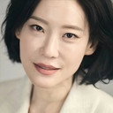 Song A-kyung als Mother