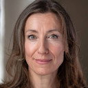 Emma Beattie als Renne Reeves