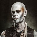 Roel van Helden als Self (drums)