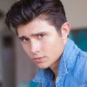 Mateus Ward als Clyde Thompson