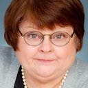 Bonnie Hellman als Wife at Table