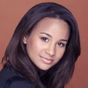 Shadia Simmons als Zoe