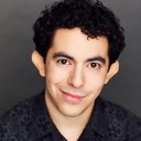 Sam Kaufman als School Buddy #1