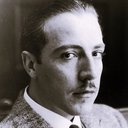 George Fisher als Rene Smythe