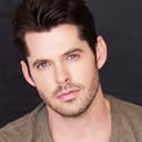 Stephen Walker als Chris