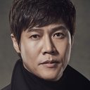 박호산 als Deputy Intelligence Commander