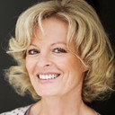 Claudia Neidig als Simones Mutter