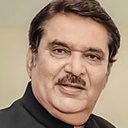 Raza Murad als Nevla's devotee