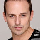 Corey Mills als Brad