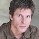 Daniel Kucan als Tad
