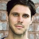 Grant Schumacher als Vernon Korsch