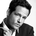 Josh Hopkins als Capt. Darryl Ennis