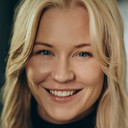 Salle Salée als Pige i kø (lufthavn)