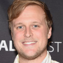 John Early als Evan