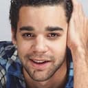 David Alvarez als Isaac English