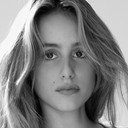 Nell Verlaque als Sarah Porter