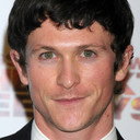 Jonathan Tucker als Dennis Kelly