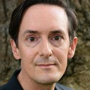 Darren Charman als TV Co-Host