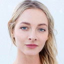 Loulou Taylor als Bank Teller