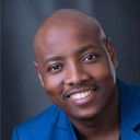 Nhlakanipho Manqele als Male Cop