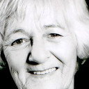 Maryann Turner als Landlady