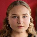 Niamh Osborne als Fiona Hamilton/ Reporter