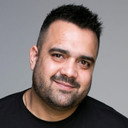 Dane Simpson als Self