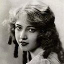 Doris Lloyd als Baroness Ebberfeld