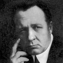 Alfred Hollingsworth als Pa Burbridge
