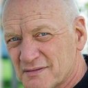 Nigel Bennett als Grandpa Sam