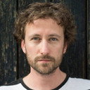 Viktor Dénes als Mr. Komorsky