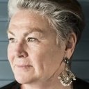 Mary Walsh als Lina Paventi