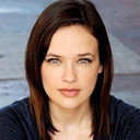 Brina Palencia als Woman in Club