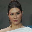 Elnaaz Norouzi als Naaz Grewal