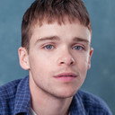Lewis Cornay als Peter