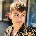Matt Costa als Snake